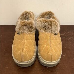 Sketchers | Fortress Quilted Faux Fur-Lined Slip-On Shoes Size 11